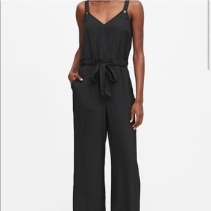 NWT Banana Republic Jumpsuit size 0, black drawstring waist, +pockets, Reduced